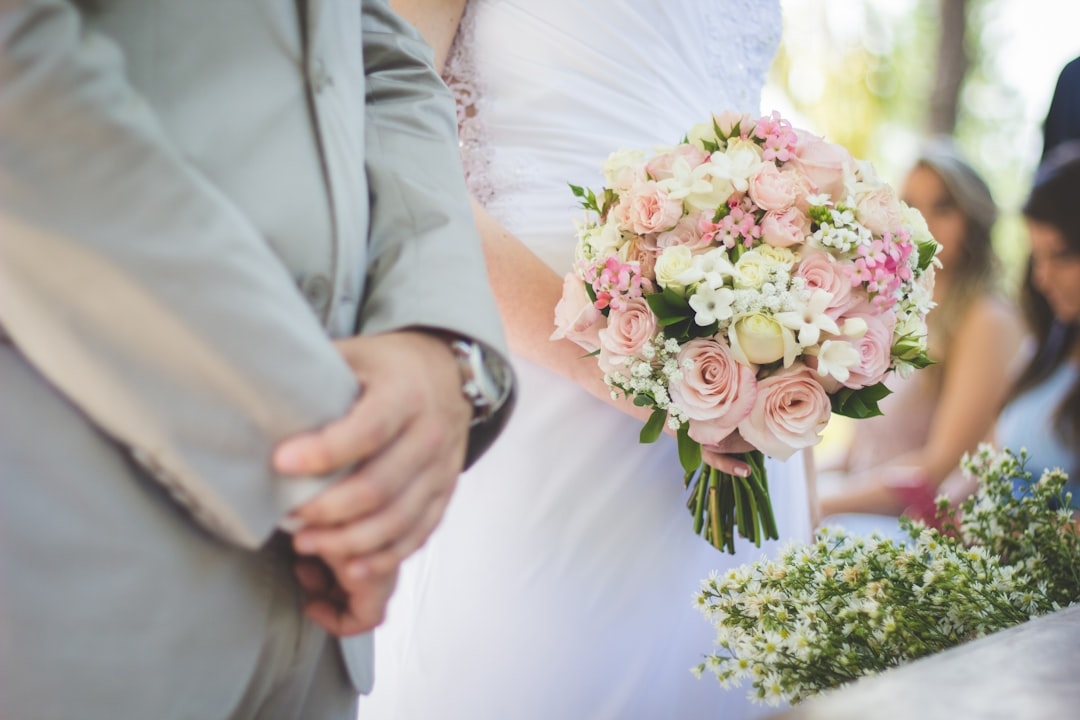 Flower budget for a wedding under $1000